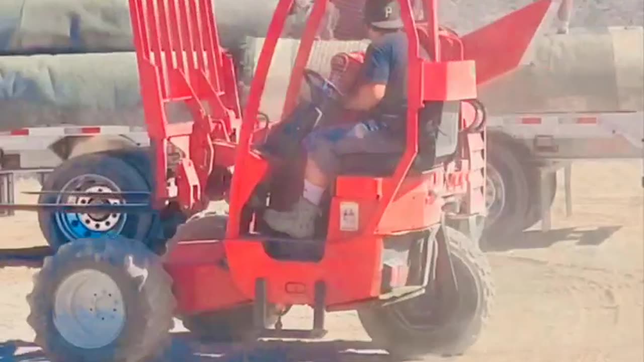 Bad Ass Trike 3 Wheel Forklift in Action!