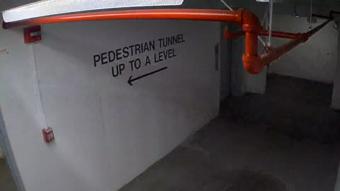 6013WHUGGELobby_2021-01-05_06h13min58s223ms.mp4