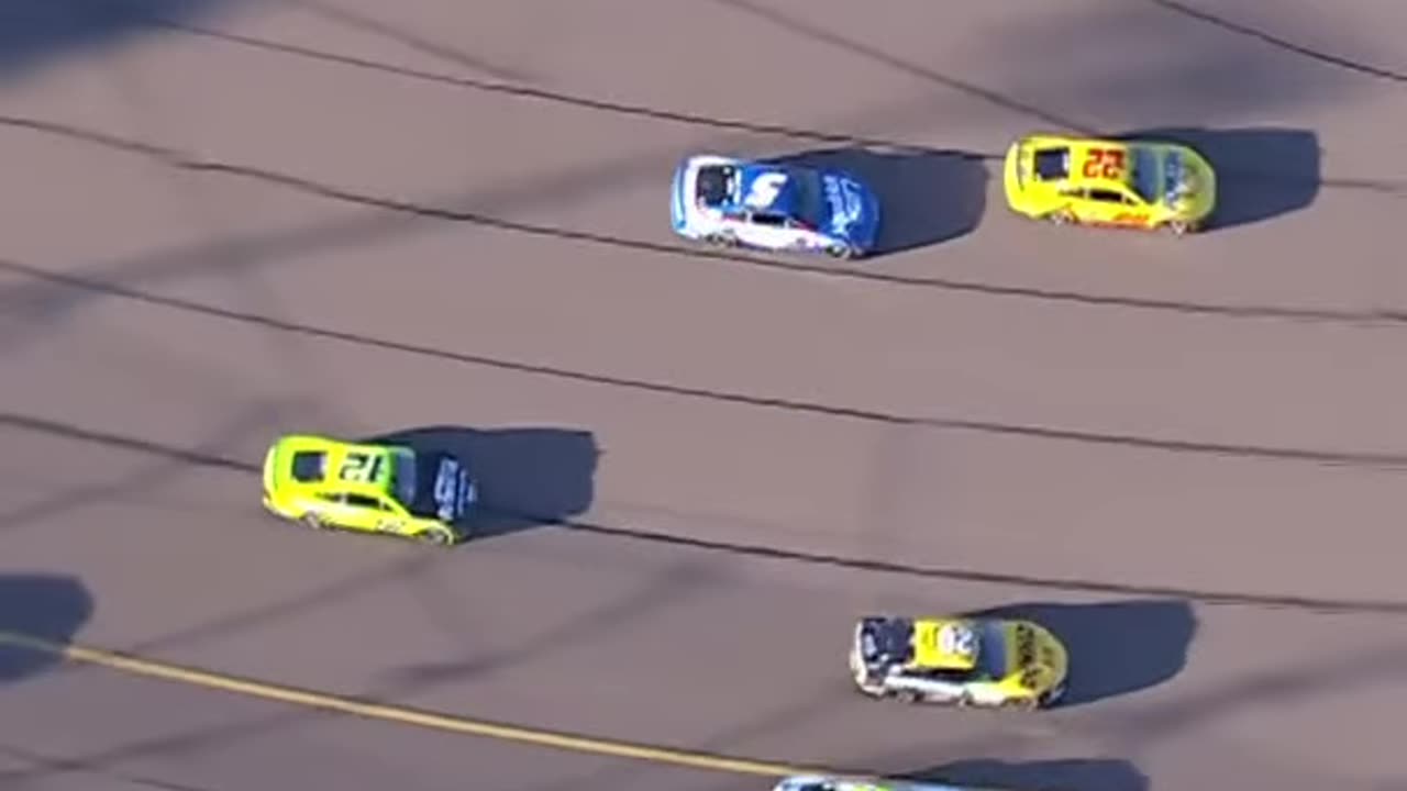 Joeylogano dives deep in the Dogleg to take the lead!