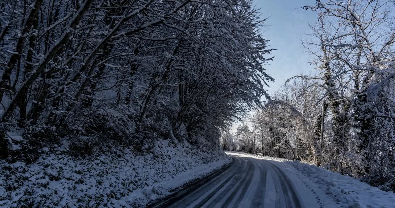 VEDEO MONTATO NEVE panorami sassoferratesi 2021