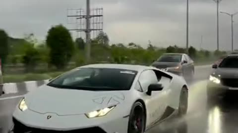 LAMBORGHINI ATTITUDE CAR STUNT SHORT VIDEO