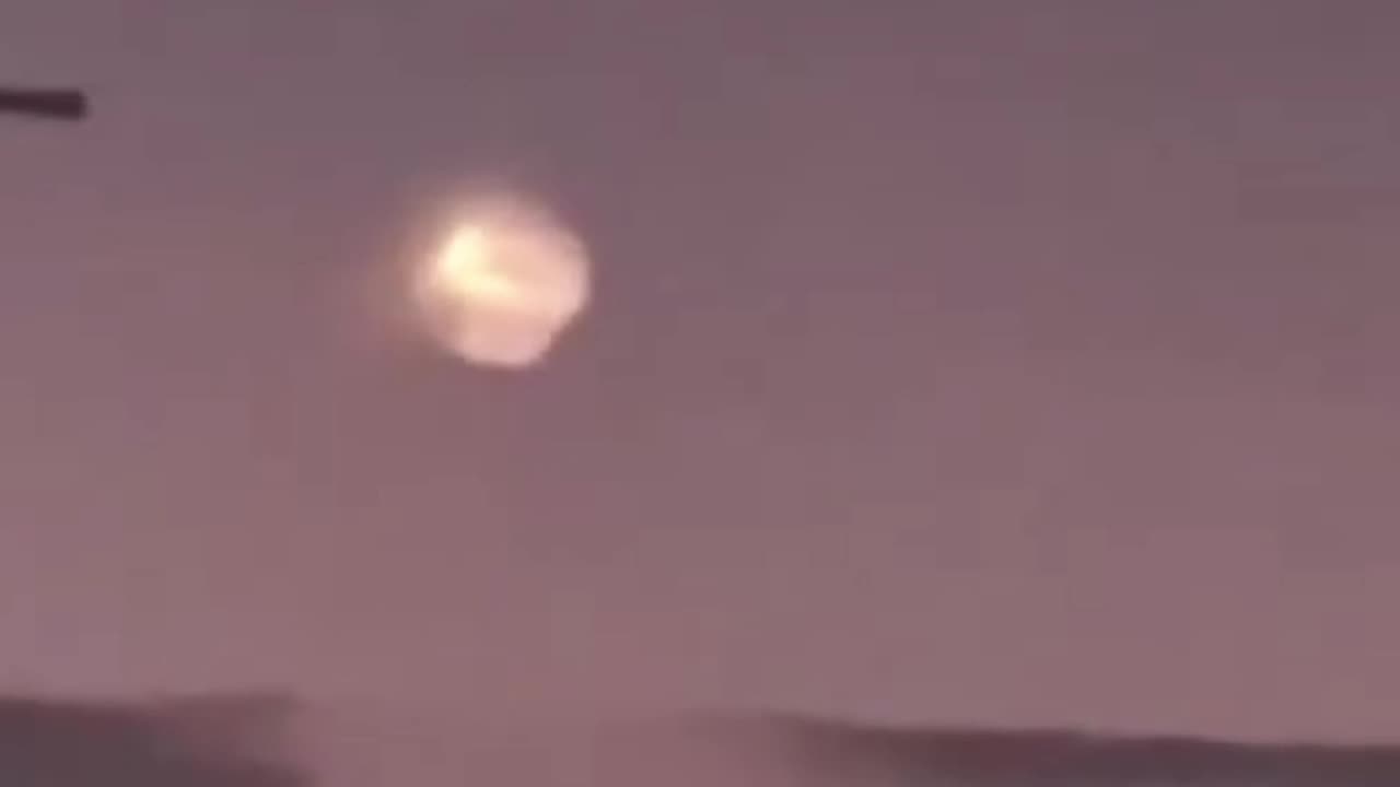 Sighting of Large Luminous Sphere in Mexico 11-25-24 - UFOs latest news - UFO wave #uap