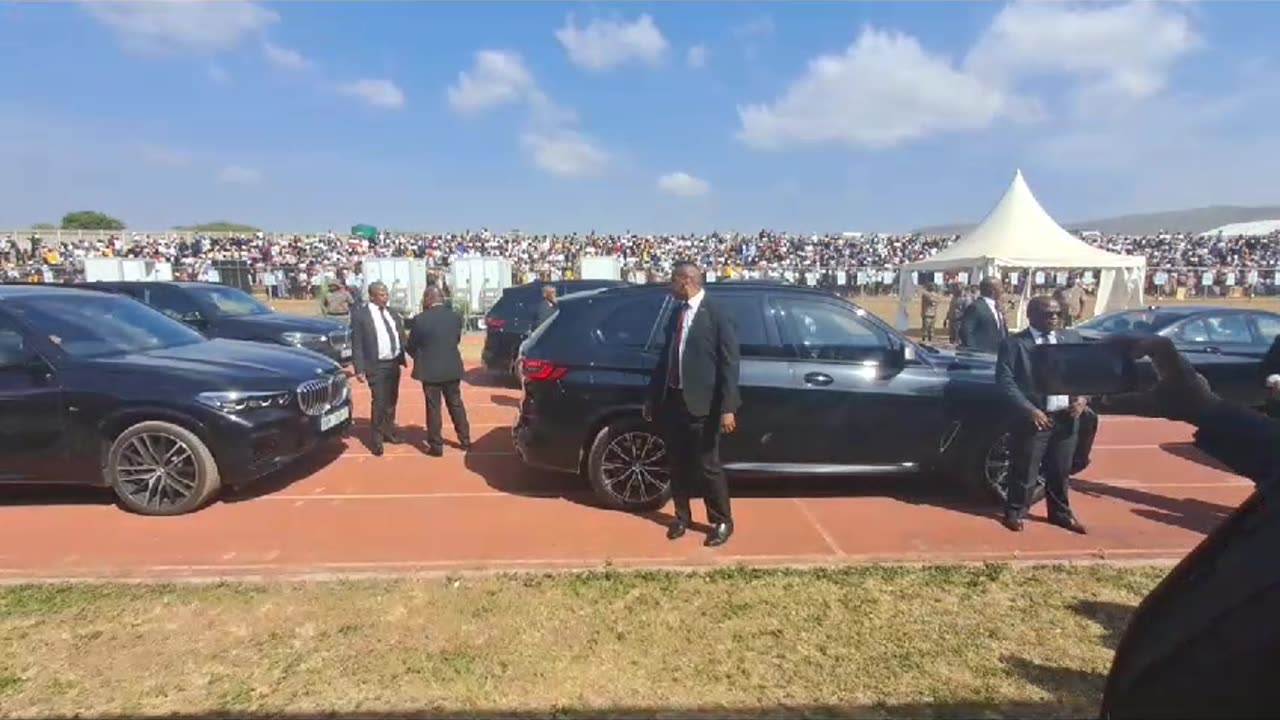 Former President, Jacob Zuma met with rejoicing crowds at Buthelezi funeral