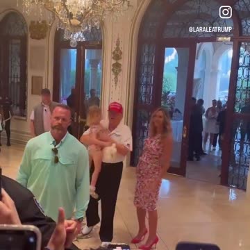 The Amazing look When Trump’s granddaughter sees him