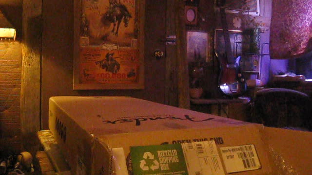 Slick Guitar Unboxing (Part 1)