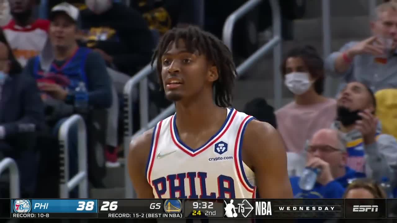 Tyrese Maxey Getting Buckets For 10 Min Straight!