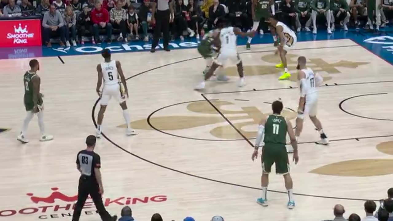 Giannis Attacks Early! Bucks Blitz Pelicans in 1st Quarter