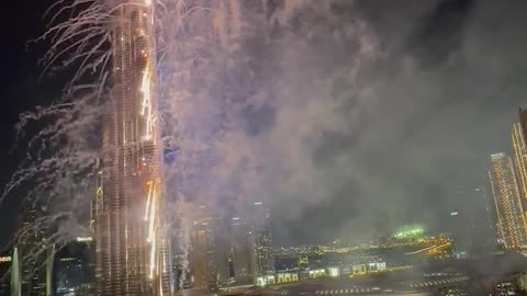 New Year's 2023: Dubai puts on thrilling fireworks show at Burj Khalifa