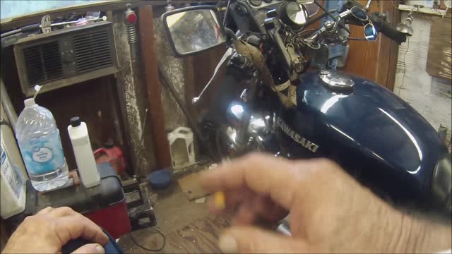 Oil check chain lube
