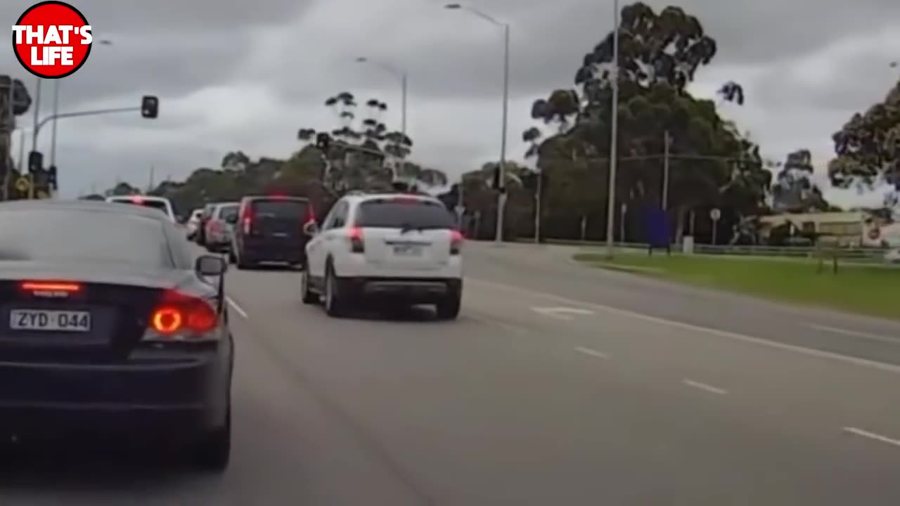 Funny WOMEN FAIL IN TRAFFIC - 💋 Women Drivers NO Skill _ Funny Fails best of 2018 👠 #2