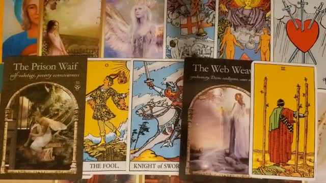 💫GLOW UP COMING 💫/🙅RELEASE WHAT NO LONGER SERVES YOU🔮PICK A CARD READING #pickacard #oraclecards
