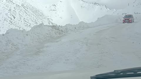 Driver Leh Nubra by khardung la Pass