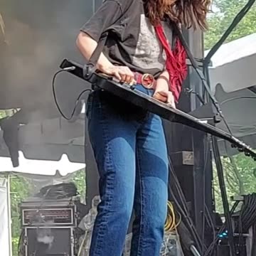 Megan Lovell (Larkin Poe) - LIVE @ 420Fest (Short 2)