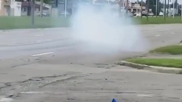 179 Dodge Challenger SRT HELLCAT Burnout