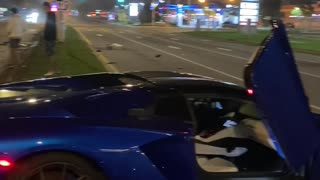 Wrecked Lambo Abandoned on Road