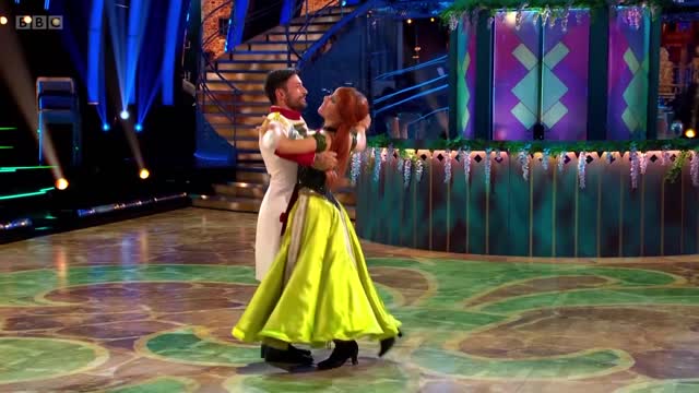 Rose and Giovanni Quickstep to Love Is an Open Door from Frozen the Musical ✨ BBC Strictly 2021