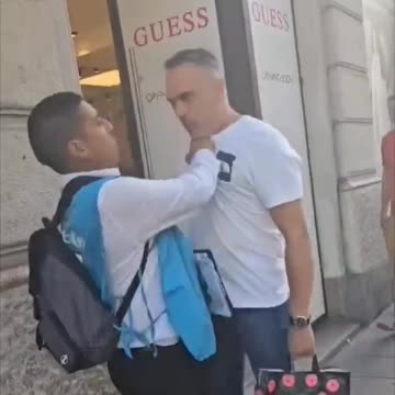 Un judio ataca a voluntarios de Unicef que recaudan ayuda para Gaza