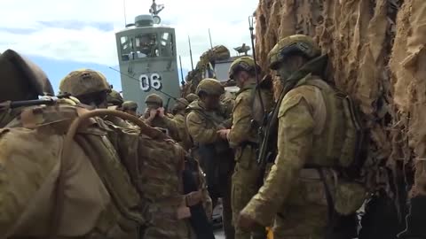 Australian Troops Conduct Beach Landing During Talisman Saber Joint Military Exercises6