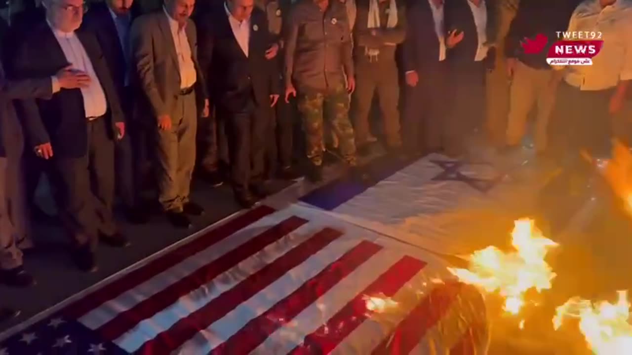 Burning of the American and Israeli flags in Iraqi Basra in solidarity with the Palestinian people