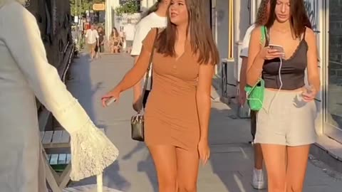 Crazy reaction 😂💃😂 Statue Prank