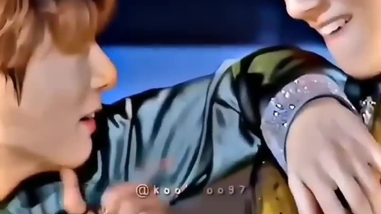 come on boy move that body jk 😇😵