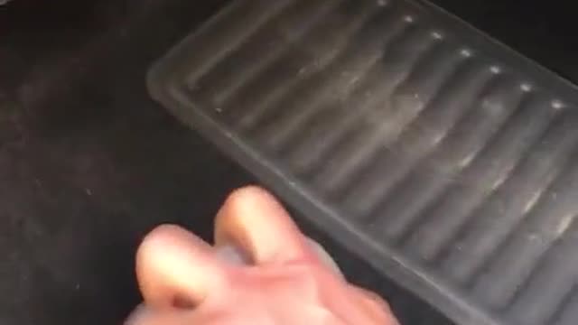 Automobile maintenance for cleaning dust inside cab