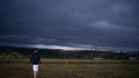 Jaw-dropping spring storm in southern Brazil captured on camera