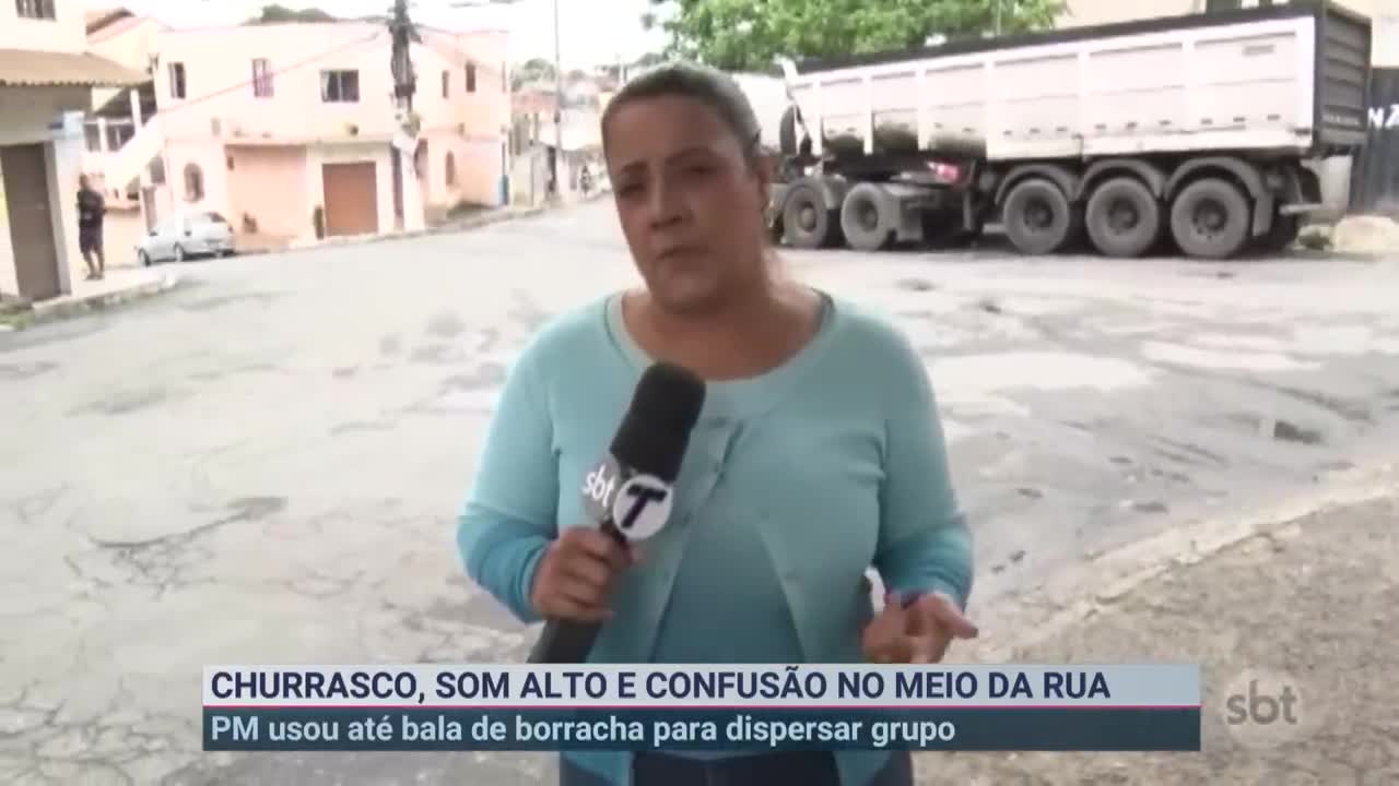 Grupo faz churrasco com som alto e entra em confronto com a PM
