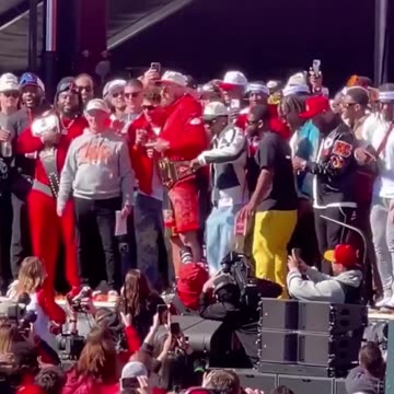 AWWW... THANK YOU!!!😂😂😂