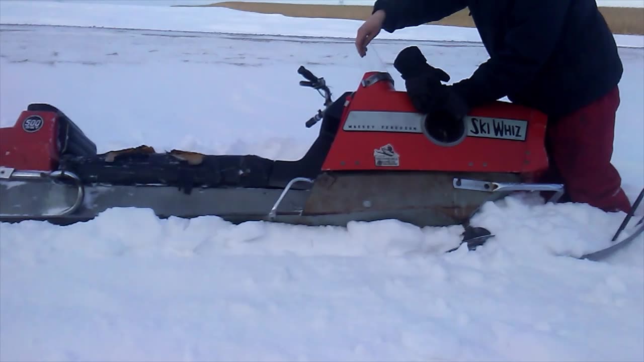 1971 Massey Ferguson Ski Whiz 500sst gets STUCK - Vintage Snowmobile Ride