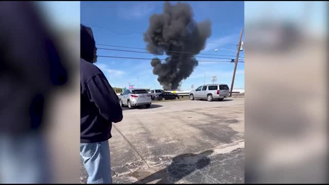 Two planes collide in mid-air _ Dallas air show crash