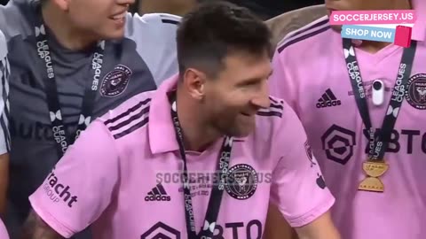 Messi celebrates lifting the first trophy with teammates🏆 Inter Miami vs Nashville Leagues Cup 2023