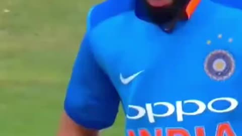 Virat Kohli ￼harn rah gay #cricket