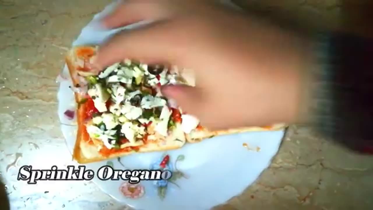 Fajita Bread Pizza Without Oven in Pan by Grabb Recipes - Tasty & Tried Recipes