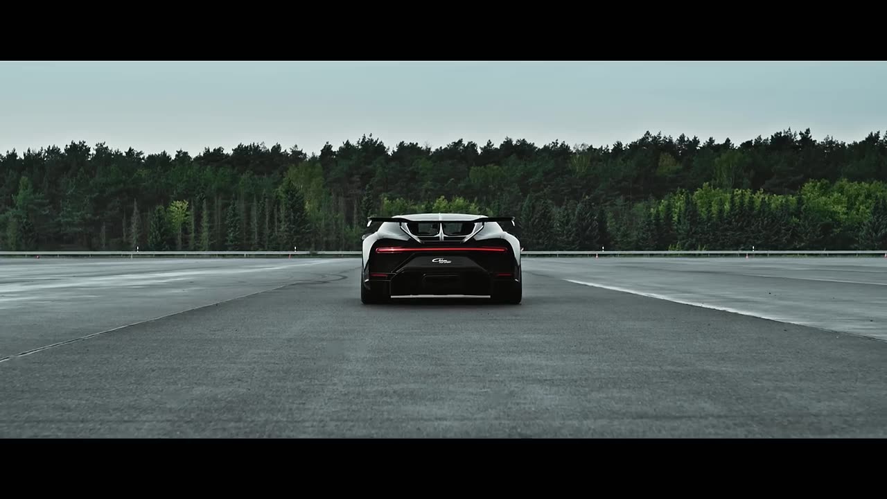 BUGATTI CHIRON Pur Sport: 'C' the Drift