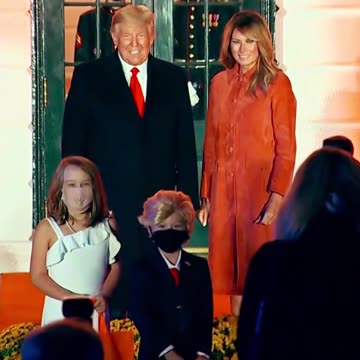 LOVE THOSE MINI TRUMPS!!!🎃😂😂😂