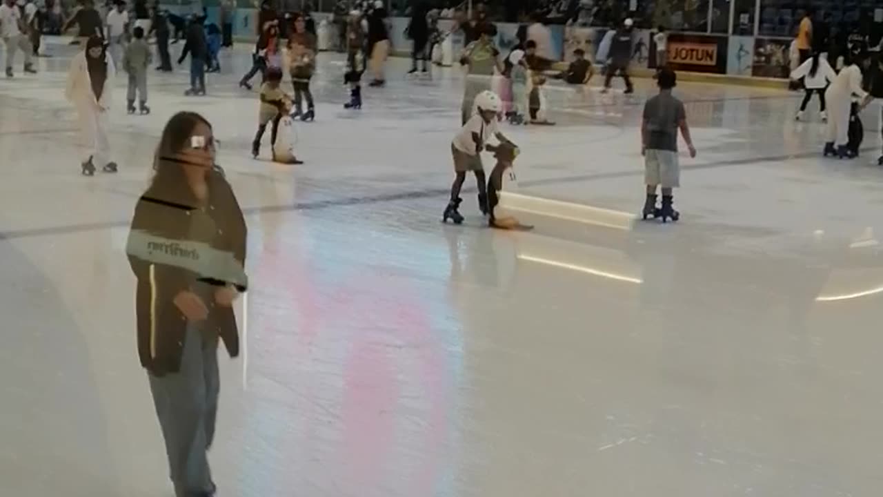 Dubai Mall skating Dubai