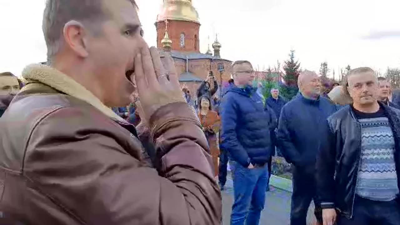 Ukrainian Nationalists seized St. George's Church in Khmelnitsky.