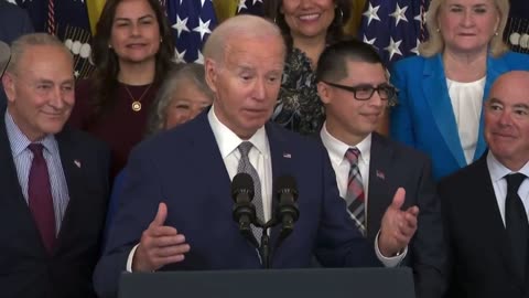 Biden malfunctioning "uhuhuhuhuhuhuhuhuhuhhuhuh"