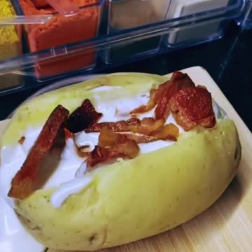 BATATA RECHEADA RAPIDA NO MICROONDAS