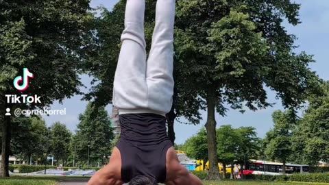 Handstand clap pushup