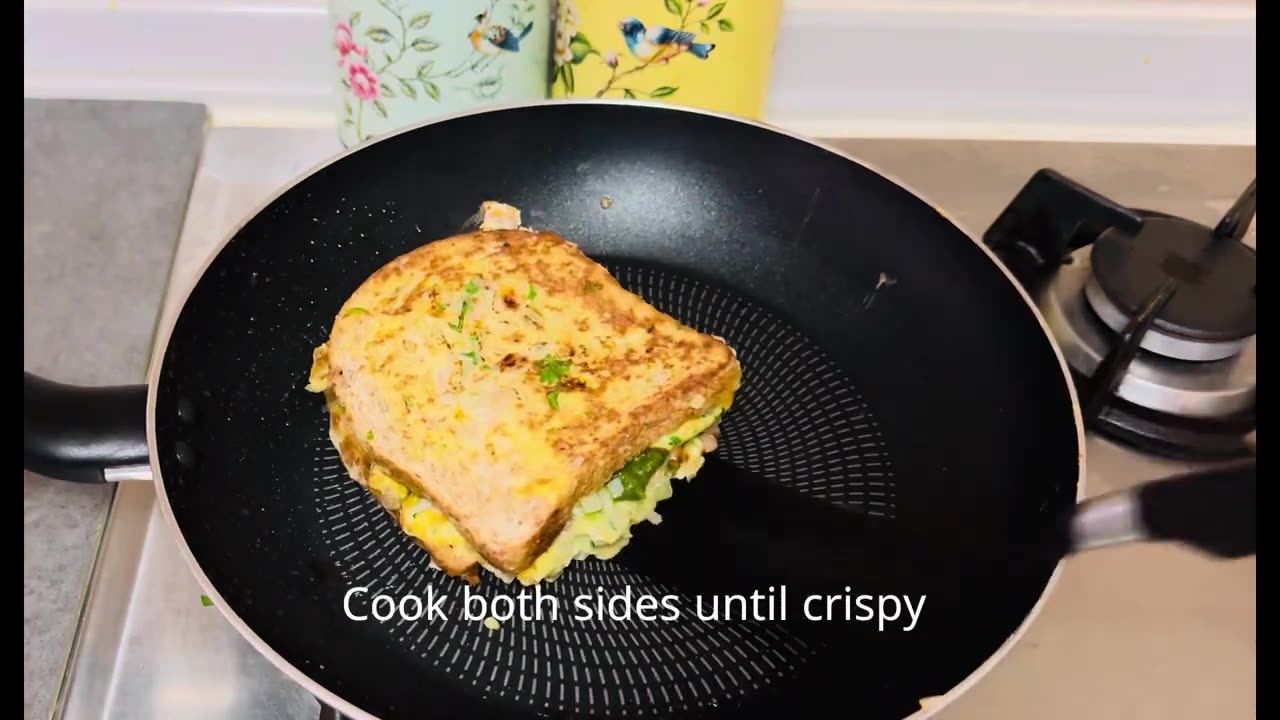 How to Make a Cheesy Bread Omelette Sandwich