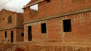 Se avanzaba en la obra, a pesar de la lluvia de esos días (05 y 08 de mayo 2024)