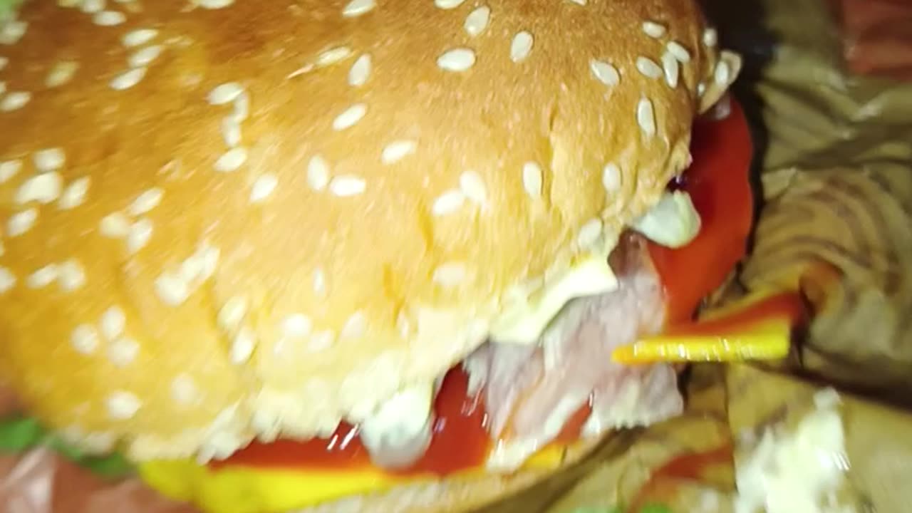 Burger king cheesy whopper® Jr