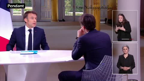 Macron si nenápadně behem rozhovoru sundal pod stolem hodinky za 80 000 euro