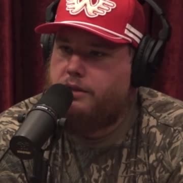 Luke Combs Can't Read Sheet Music???