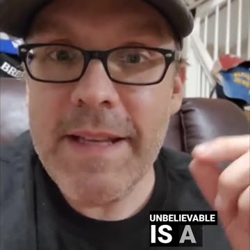 REACTION: Border Patrol Agent Cuts Razor Wire, Allows Migrants to Cross into Texas