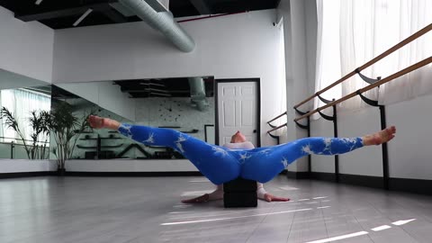 Art Yoga Flow —Morning Stretch