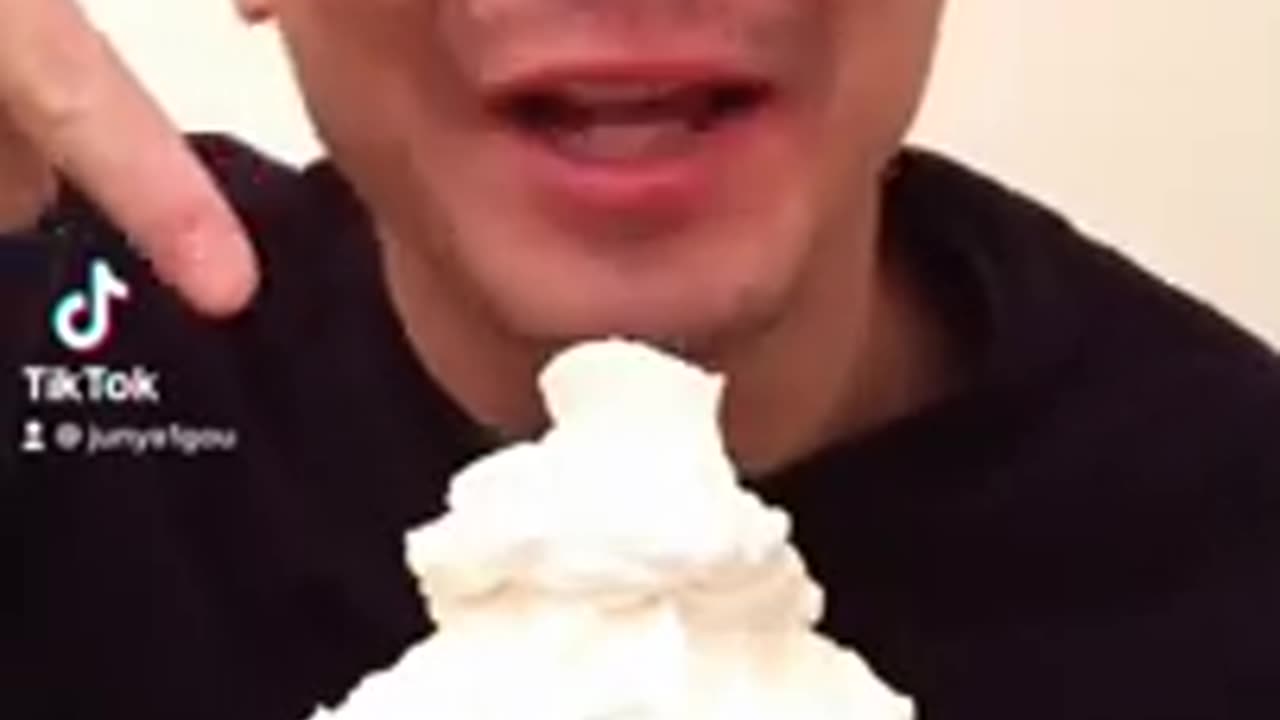 Funny video 😅😂 When you have friends who like to joke.