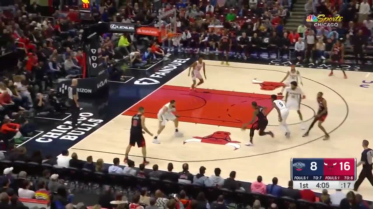 DeMar DeRozan with the poster dunk! 🏀🔨